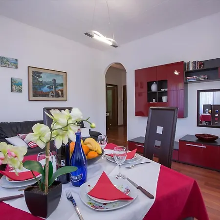 Sleeps 4 *