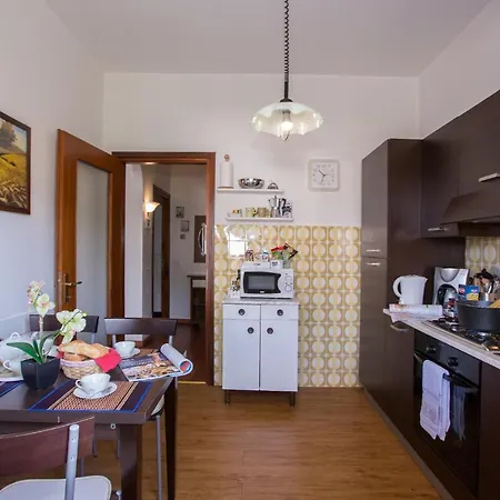 Sleeps 4 * Ossuccio