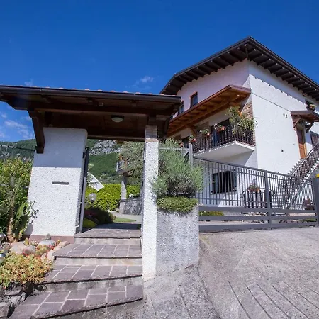 Apartament Sleeps 4 Ossuccio