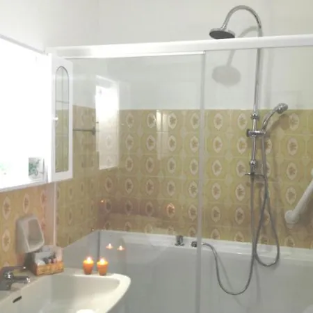 Sleeps 4 Apartament
